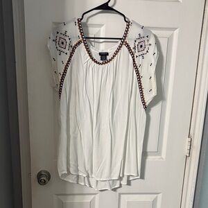 Torrid White Blouse with Embroidered Accents